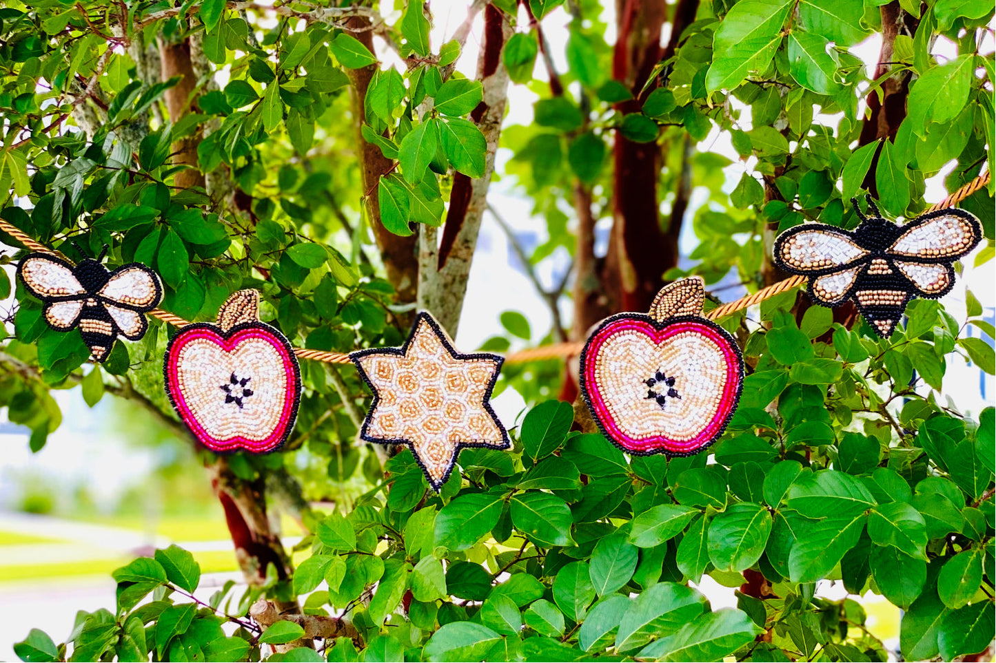 Devra Apples & Honey Beaded Garland – Rosh Hashanah Décor