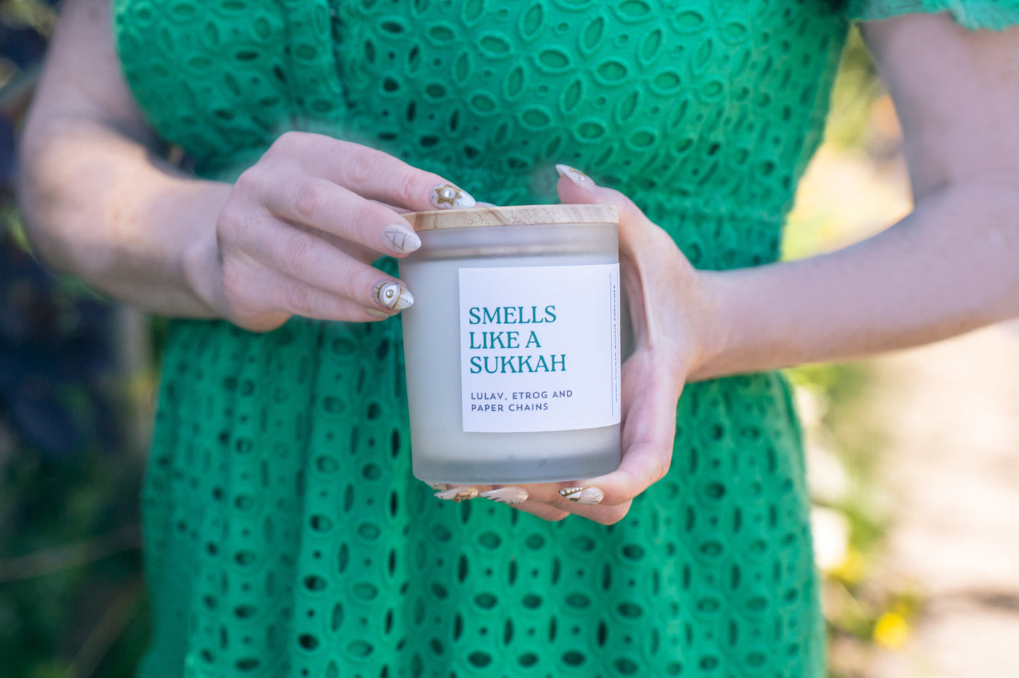 Smells Like a Sukkah Candle – Lulav, Etrog & Paper Chains