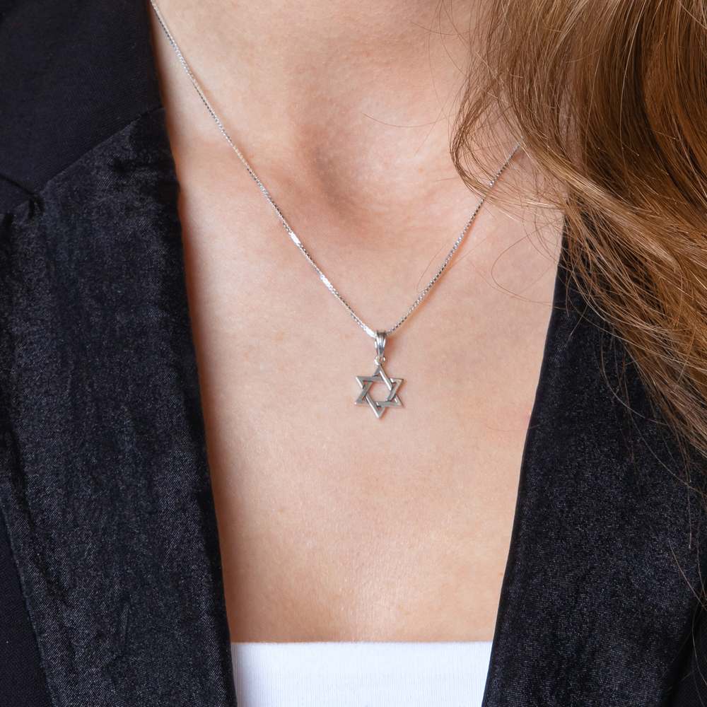 Sterling Silver Intertwined Triangles Star Of David Necklace