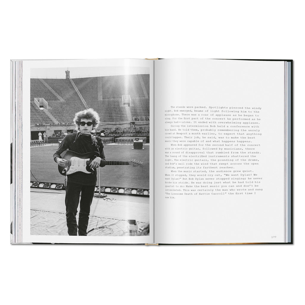 Daniel Kramer. Bob Dylan. A Year and a Day
